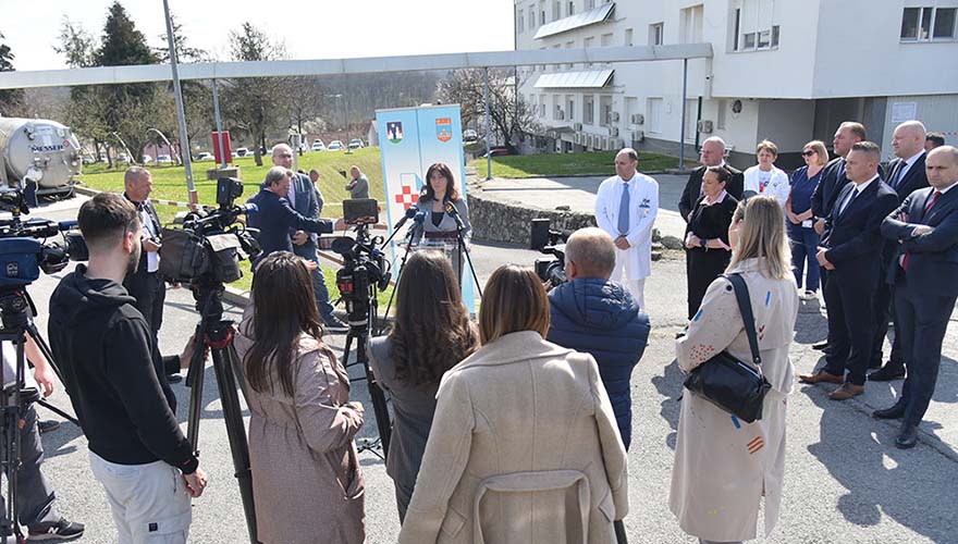 Povijesni iskorak za našičko zdravstvo započeli radovi na ugradnji prvog MR uređaja 05